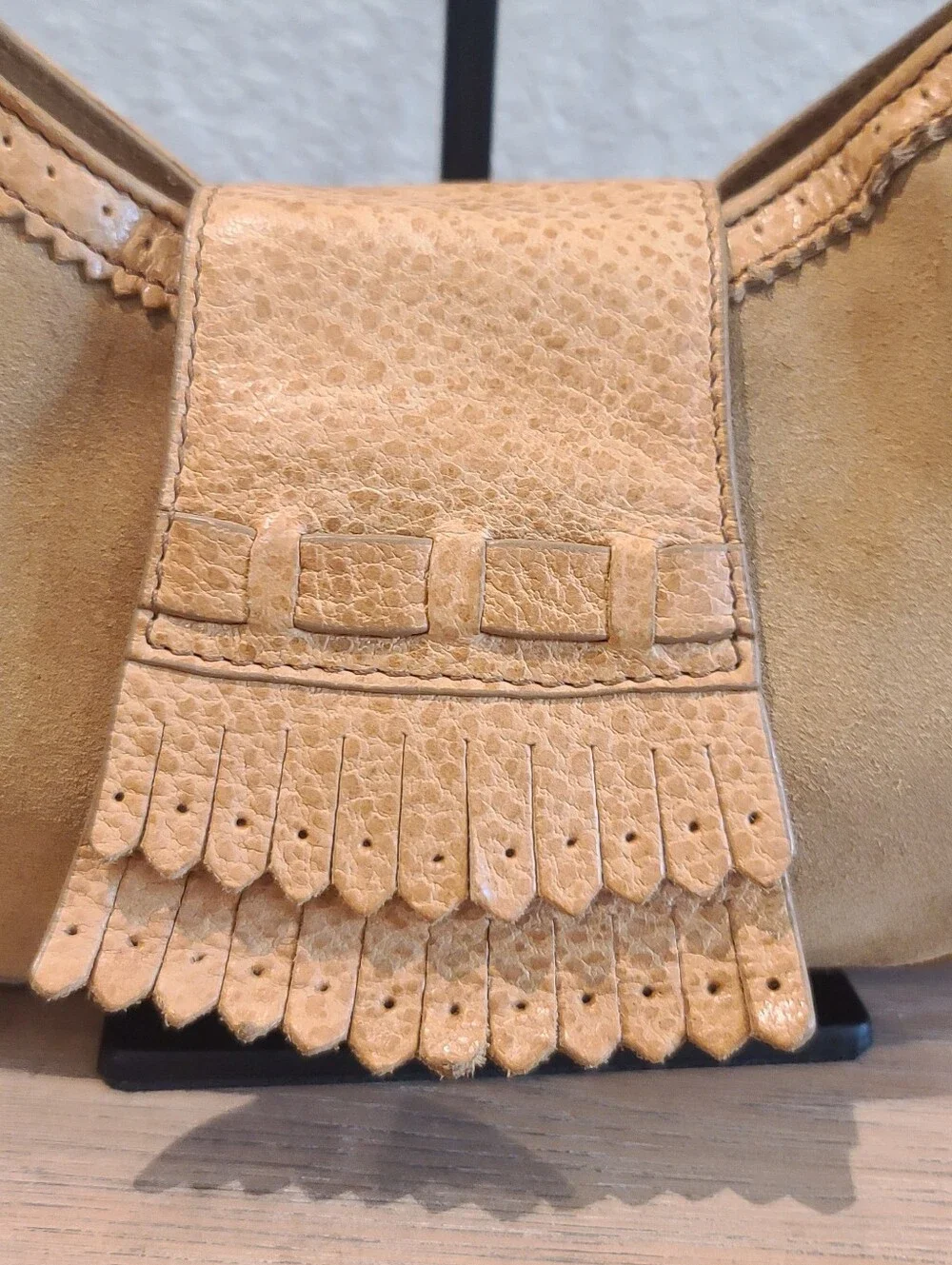 Via Spiga Tan Suede & Pebbled Leather Hobo Shoulder Bag Fringe Flap Purse Y2K